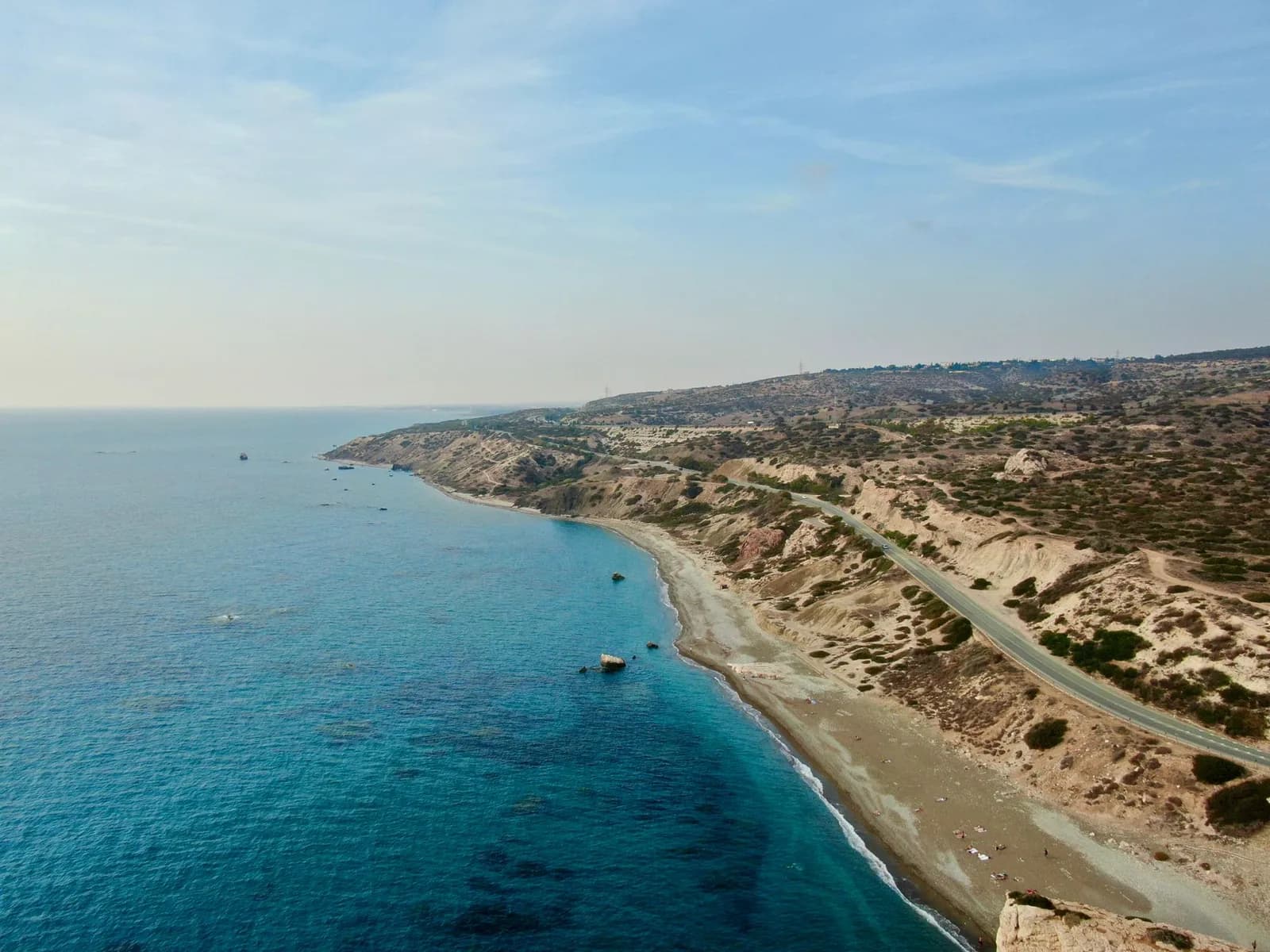 Kıbrıs kıyısı drone manzarası