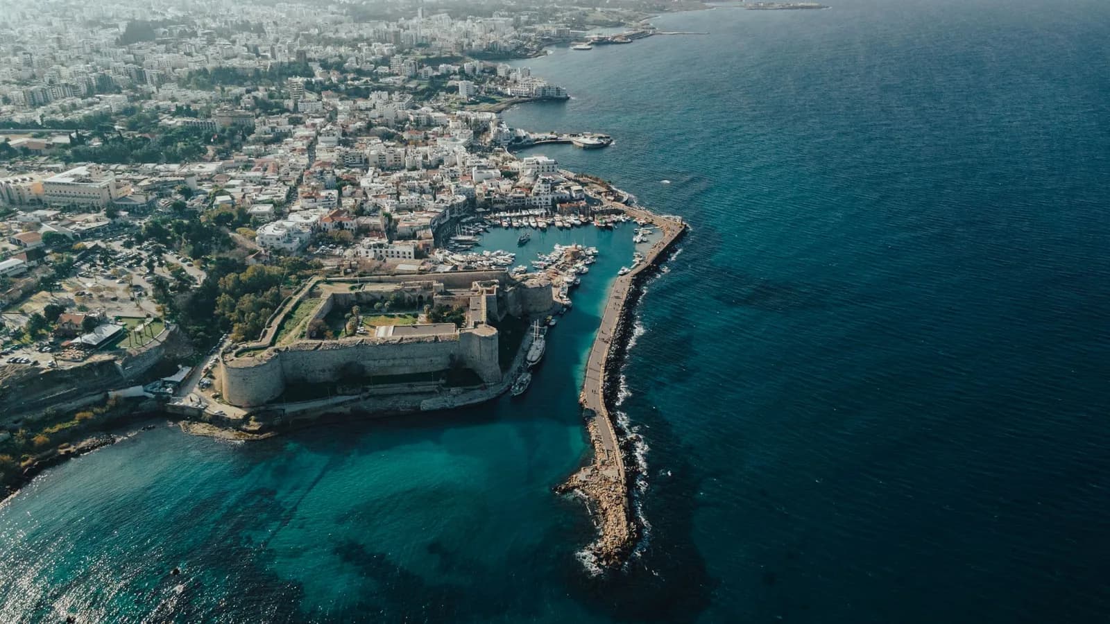 Girne eski liman sokakları