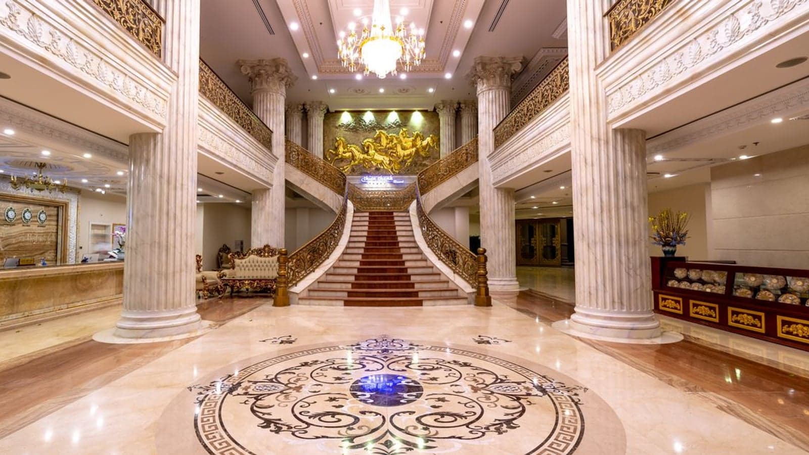 Cratos Premium Hotel Casino & SPA — lüks otel / casino lobisi, Girne