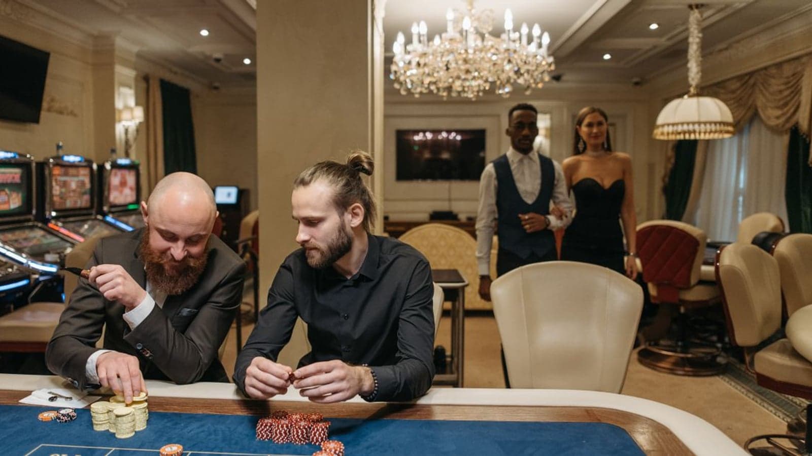 Jasmine Court Hotel & Casino — lüks otel / casino lobisi, Girne