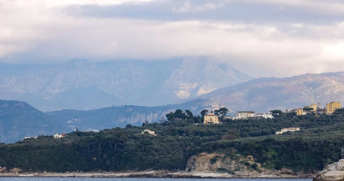 St. Hilarion Kalesi — Girne kapak görseli