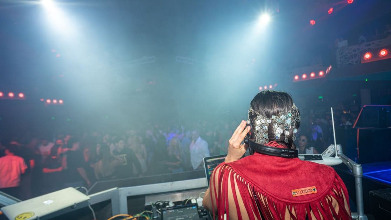 Melekler Night Club — VIP lounge ve bar atmosferi, Lefkoşa