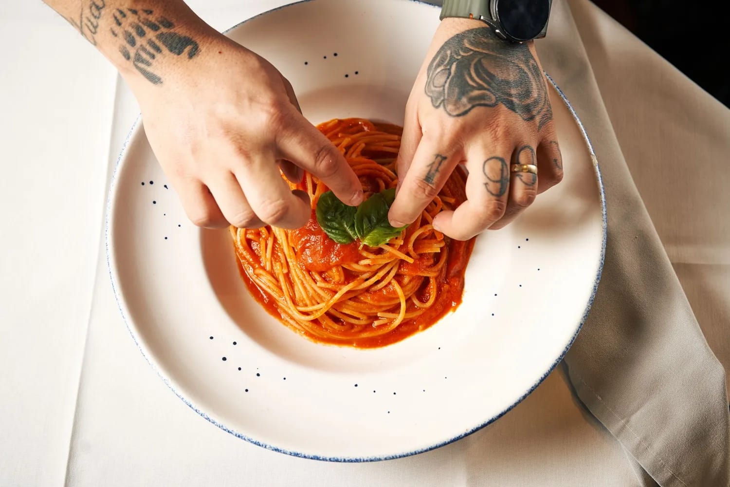 Spaghetti Junction — Kıbrıs rehber kapak görseli