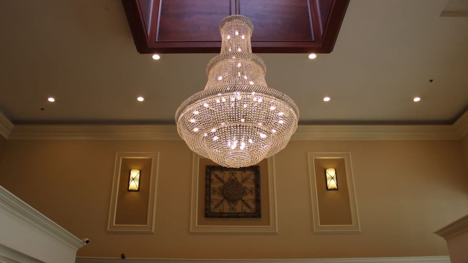 Les Ambassadeurs Hotel & Casino — lüks otel / casino lobisi, Girne