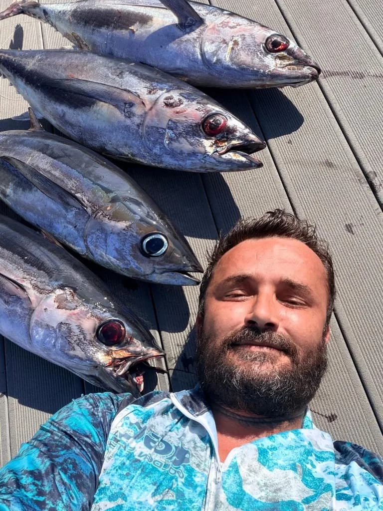 Ton avı Kıbrıs’ta taze ton avı — güverte