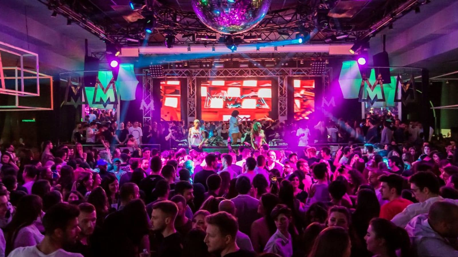 Almahara Night Club — DJ ve müzik atmosferi, Lefkoşa