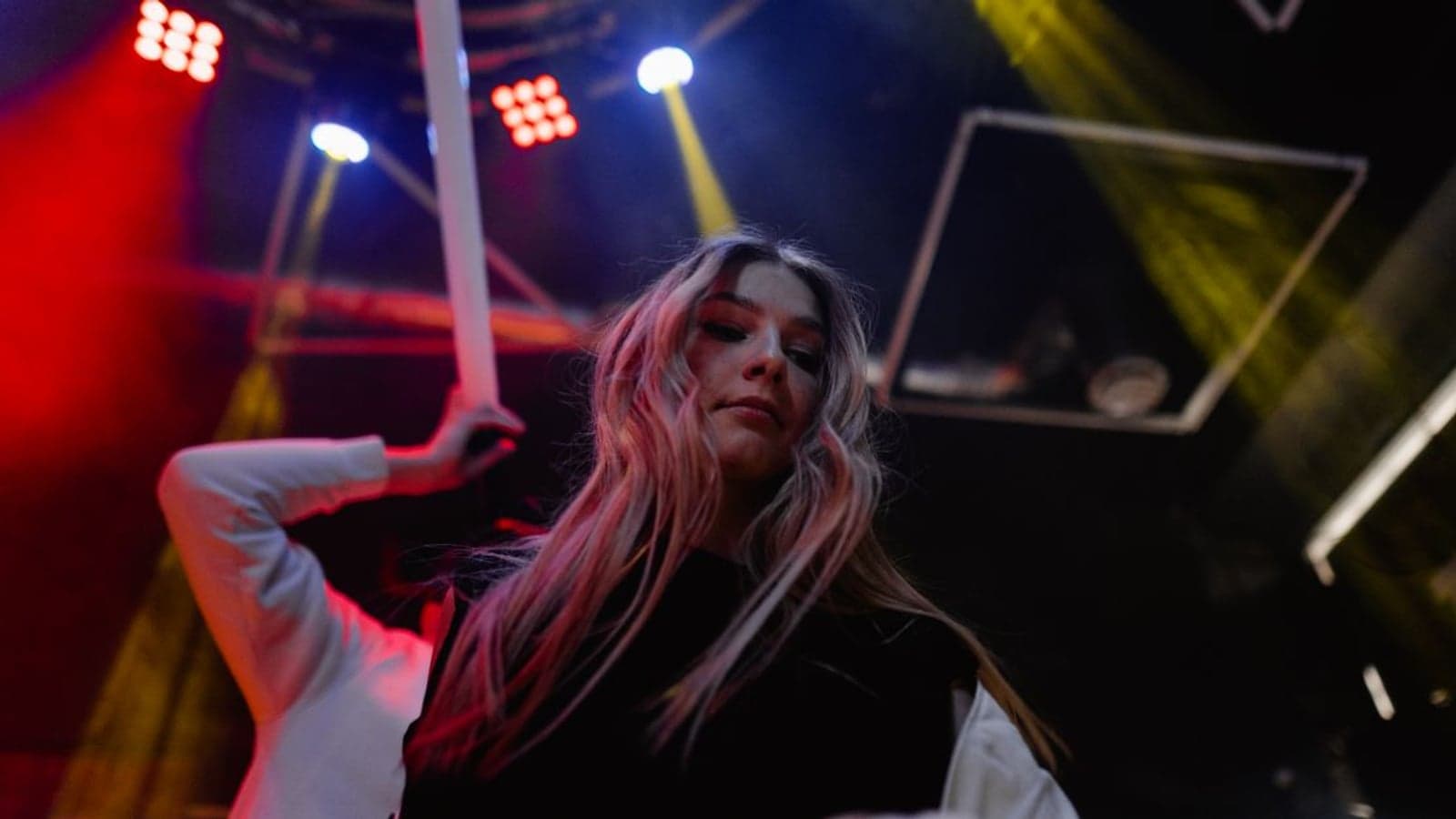 Flamingo Kıbrıs Night Club — dans ve sahne atmosferi, Lefkoşa