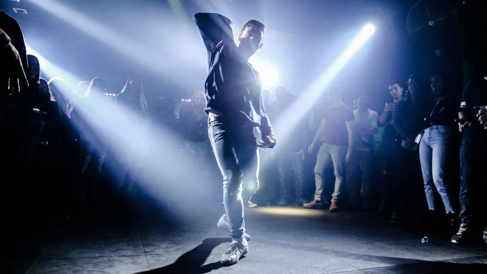 Maksim Night Club — dans ve sahne atmosferi, Lefkoşa