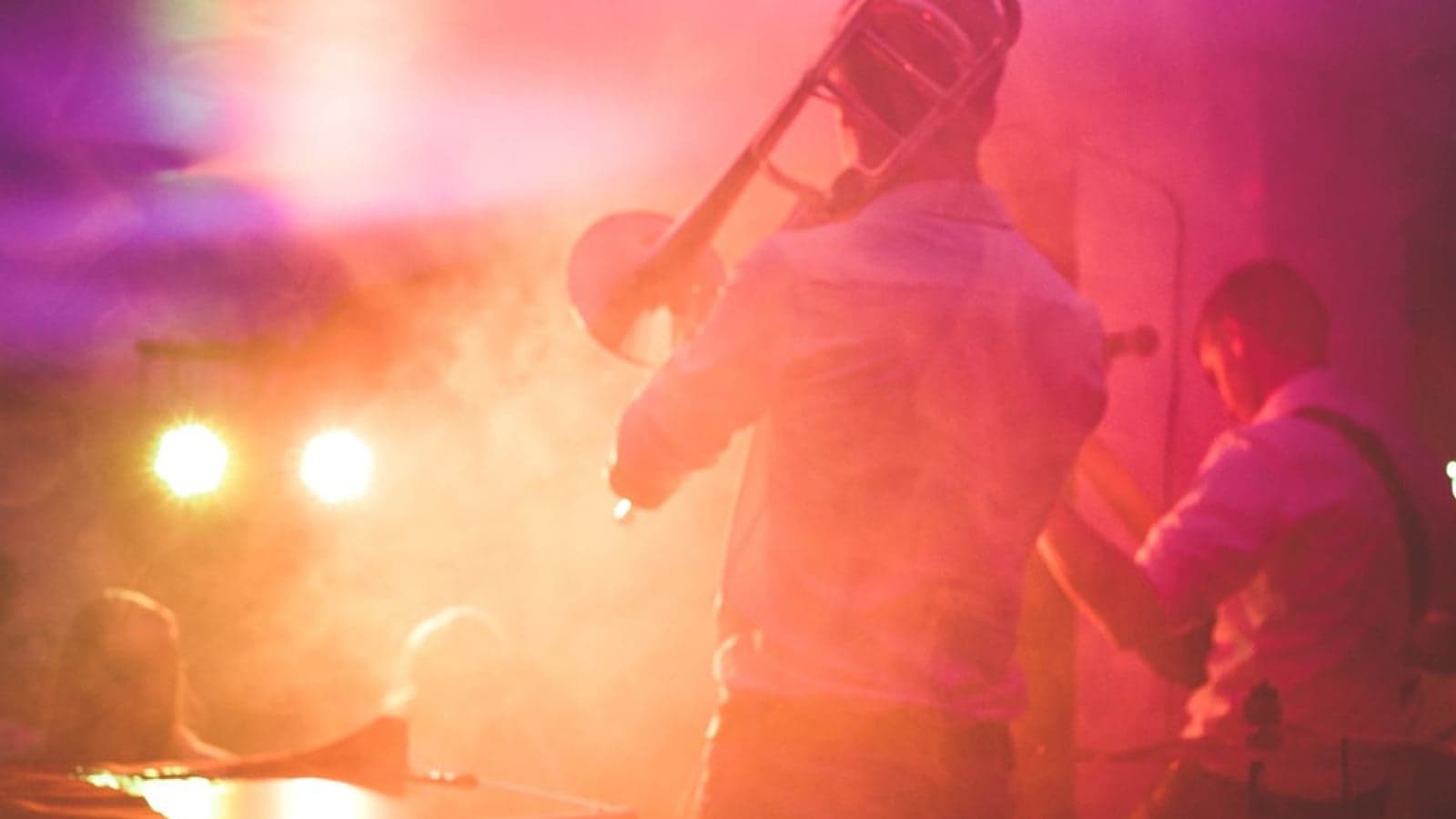 Sarı Taşlar Night Club — VIP lounge ve bar atmosferi, Lefkoşa